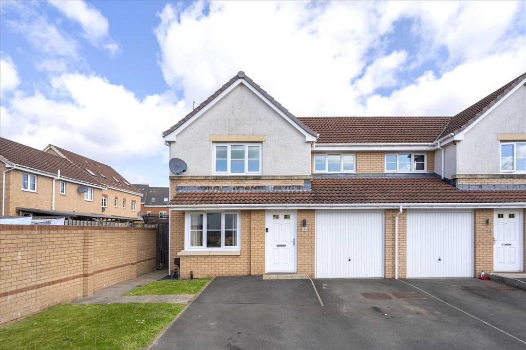 25 Glendevon Drive, FK2 0GT 3 bed semidetached house £224,000
