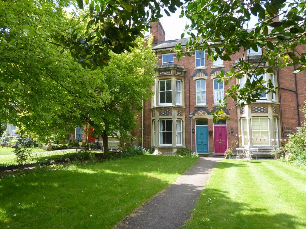 Dashwood Road, Banbury, OX16 5HF 5 bed terraced house for sale £415,000