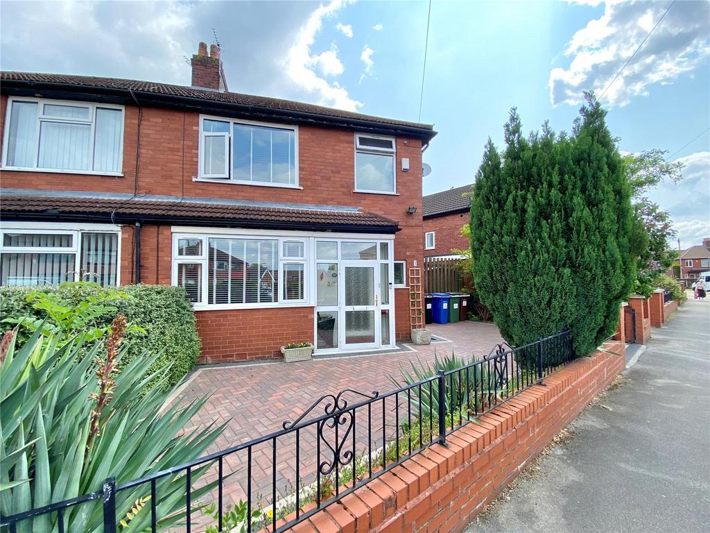Tonbridge Road, Reddish, Stockport, SK5 3 bed semidetached house £