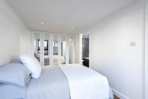 2 bedroom end of terrace house for sale - Bramfield Road, SW11