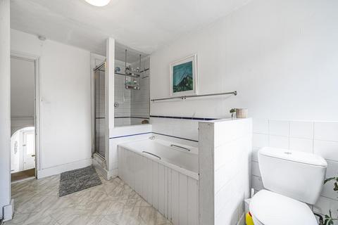 57 Warner Road, London, SE5 9NE