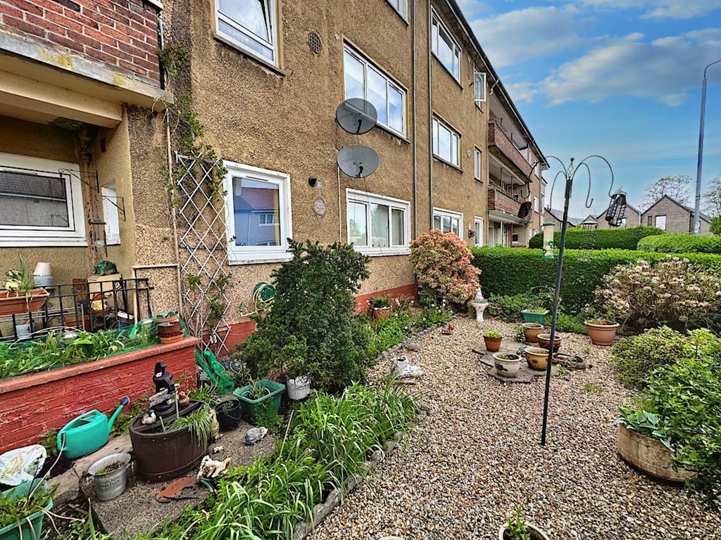 Burrelton Road, Glasgow G43 2 bed flat for sale £100,000