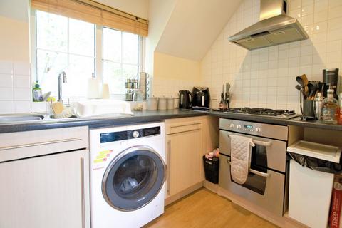 2 bedroom maisonette to rent, Flamingo Close, Hatfield, AL10
