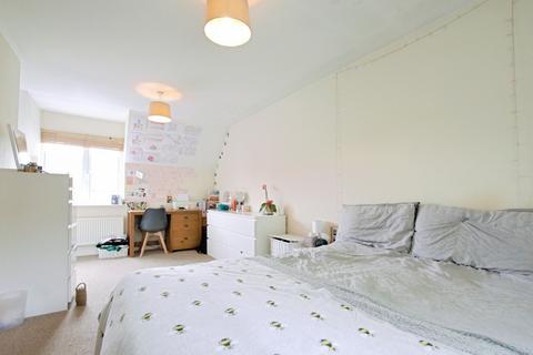 2 bedroom maisonette to rent, Flamingo Close, Hatfield, AL10