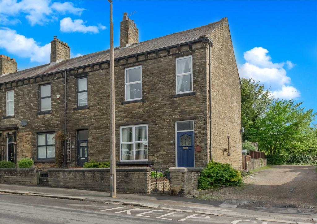 Bradford Road, Birkenshaw, Bradford, BD11 3 bed terraced house for sale