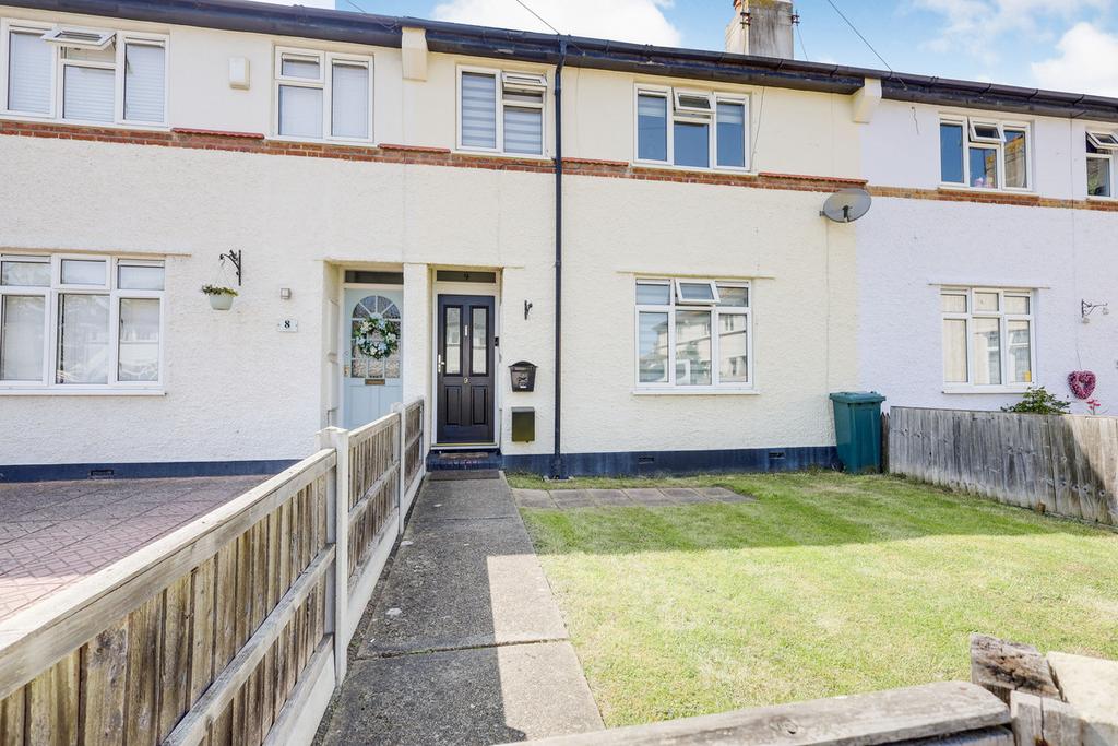 Croft Close, Leighonsea, SS9 3 bed terraced house for sale £325,000
