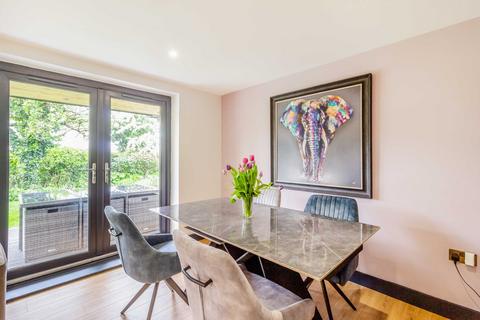 7 Duchess Close, Osbaston, Monmouth, NP25 3JL