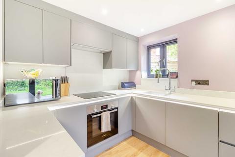 7 Duchess Close, Osbaston, Monmouth, NP25 3JL