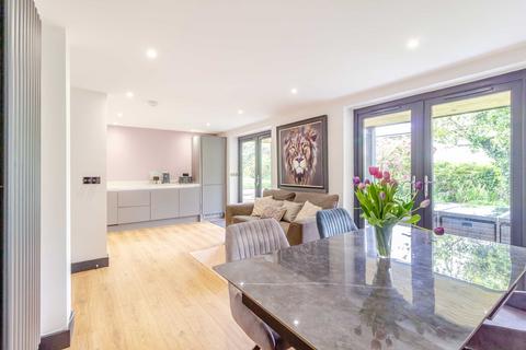 7 Duchess Close, Osbaston, Monmouth, NP25 3JL