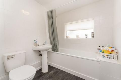 31 Nelson Road, London, N9 0RH