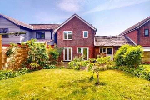 12 Broadwater Green, Laindon, Basildon, SS15 6BG