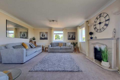 4 bedroom detached house for sale, Bay View Road, Northam