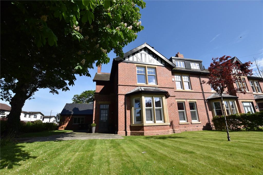 Glengarth, Carlton Lane, Rothwell, Leeds, West Yorkshire 5 bed semi