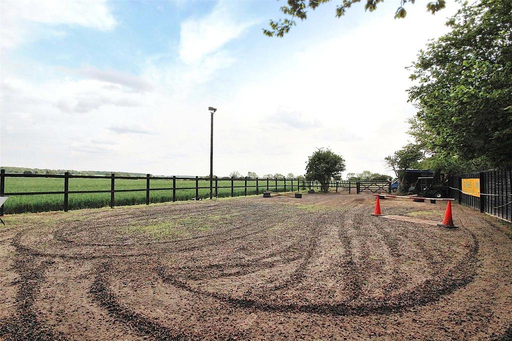 Sandy Road, Willington, Bedford, Bedfordshire, MK44 3 bed detached
