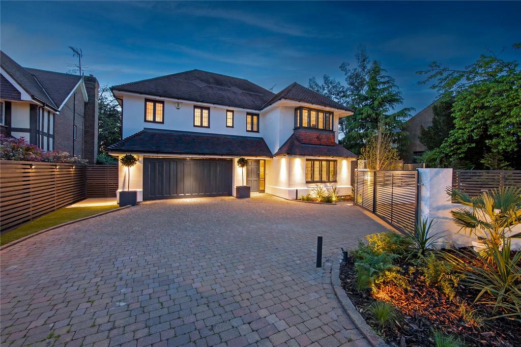 Watford Road, Radlett, Hertfordshire, WD7 6 bed detached house for sale £2,195,000