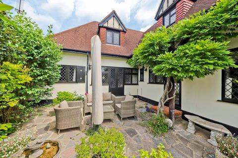 74 The Chase, Eastcote, Pinner, HA5 1SN