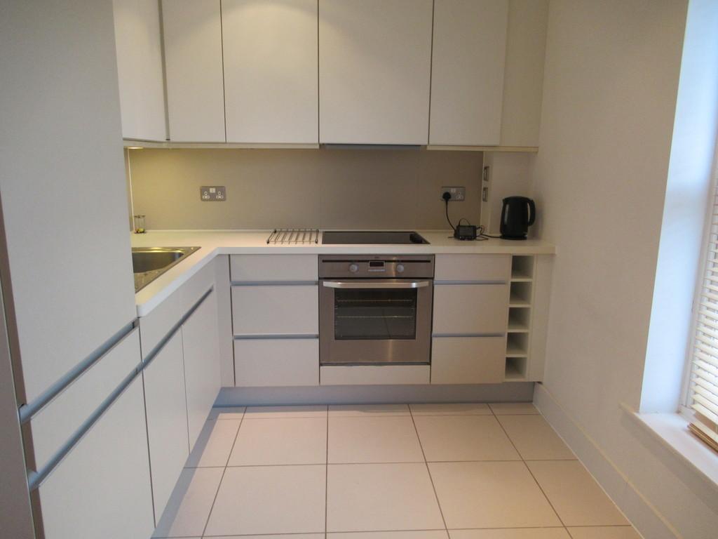 Royal Clarence Marina, Gosport 2 bed apartment £1,100 pcm (£254 pw)