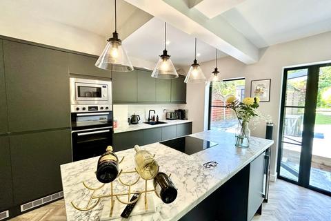 57 Braemar Road, Solihull, B92 8BS