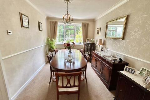32 Coppice Road, Solihull, B92 9JY