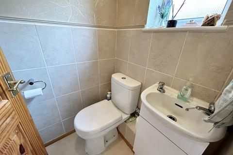 32 Coppice Road, Solihull, B92 9JY