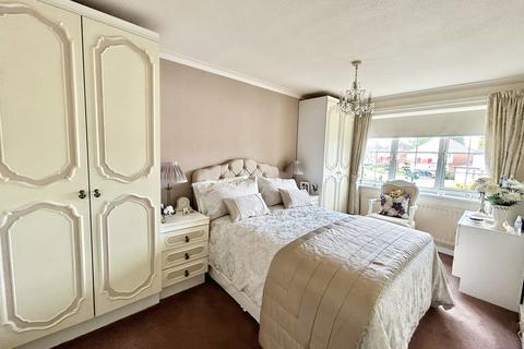 32 Coppice Road, Solihull, B92 9JY