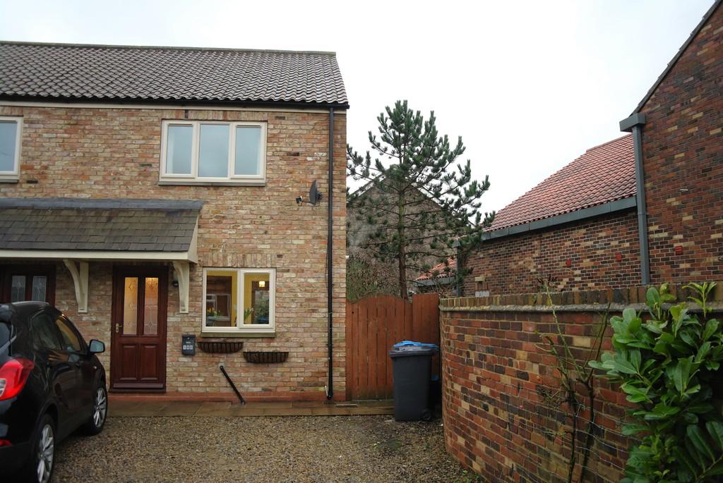 Long Street, Thirsk YO7 1AW 2 bed semidetached house £625 pcm (£144 pw)