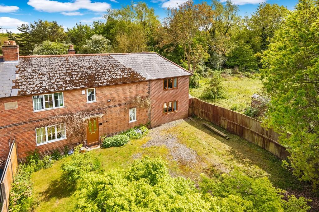 Grange Cottages, Muxton Lane, Muxton, TF2 8PQ 3 bed semidetached house
