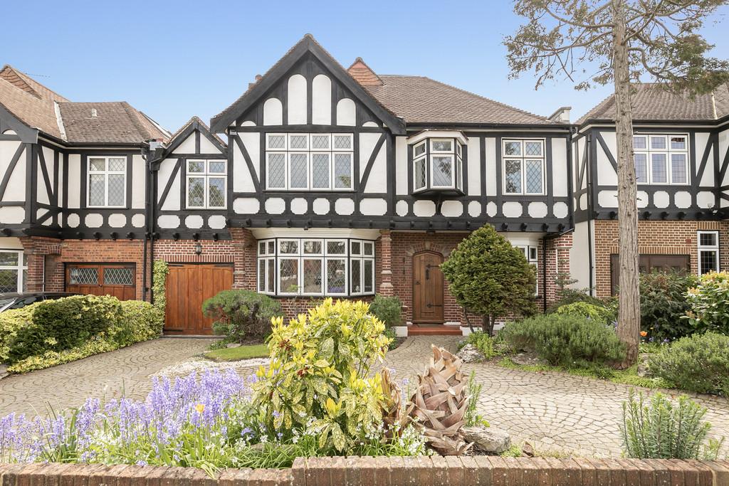 Malvern Drive, Woodford Green 4 bed link detached house £1,500,000