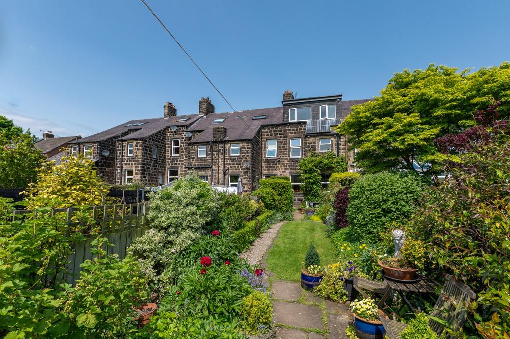 Pool Road, Otley, West Yorkshire, LS21 4 bed terraced house £390,000