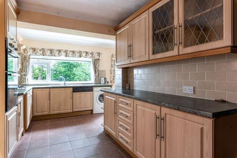 16 Chalet Close, Bexley, DA5 2EY