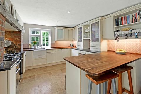 5 bedroom detached house for sale, Haviker Street, Collier Street, TN12