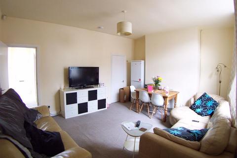 4 bedroom property to rent, Burley Road, Leeds
