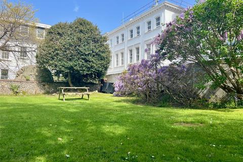 Flat 3, Henley House, 8 Devonshire Place, Eastbourne, BN21 4AF