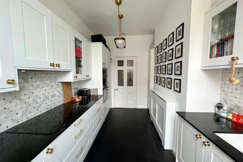 Flat 3, Henley House, 8 Devonshire Place, Eastbourne, BN21 4AF