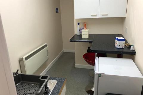 Retail property (high street) to rent - 39C Market Street, Loughborough, LE11 3ER