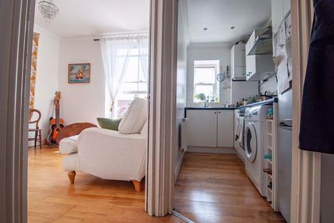 Flat 2, 58 Richmond Road, Montpelier, Bristol, BS6 5EW
