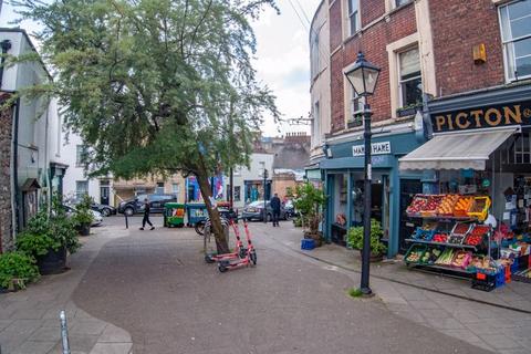 Flat 2, 58 Richmond Road, Montpelier, Bristol, BS6 5EW