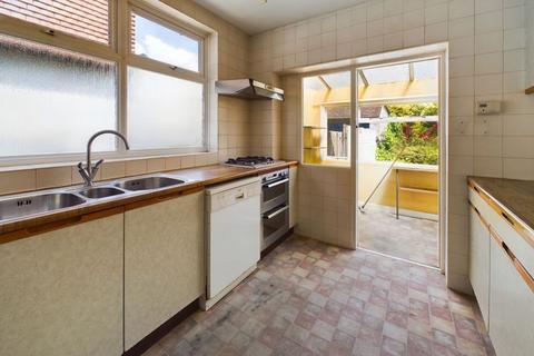 21 Caversham Avenue, Cheam, Sutton, SM3 9AQ