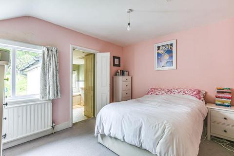 73 Beechwood Road, Caterham, CR3 6NF