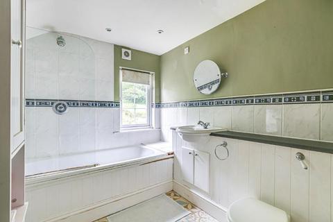 73 Beechwood Road, Caterham, CR3 6NF