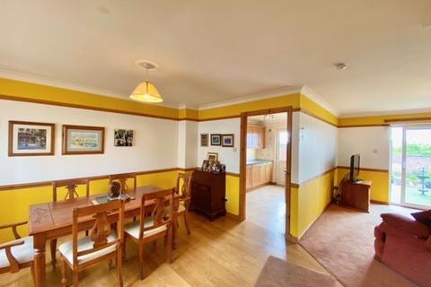 35 Burns Drive, Maybole, KA19 8FB