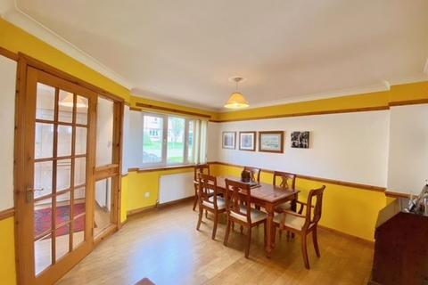 35 Burns Drive, Maybole, KA19 8FB