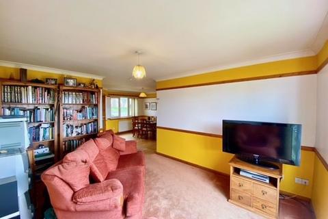 35 Burns Drive, Maybole, KA19 8FB