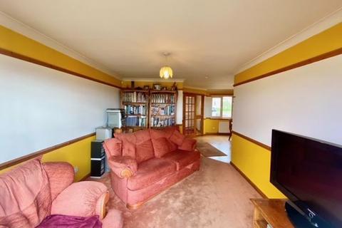 35 Burns Drive, Maybole, KA19 8FB