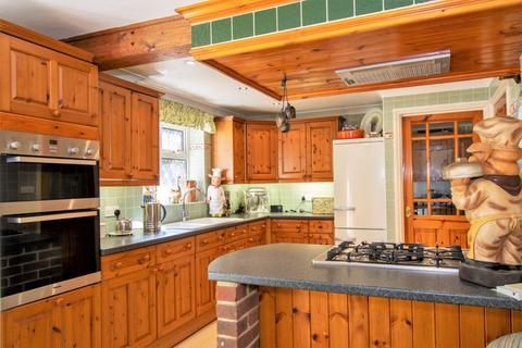 15 Wontford Road, Purley, CR8 4BE