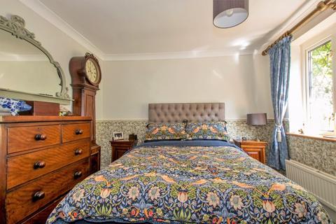 15 Wontford Road, Purley, CR8 4BE