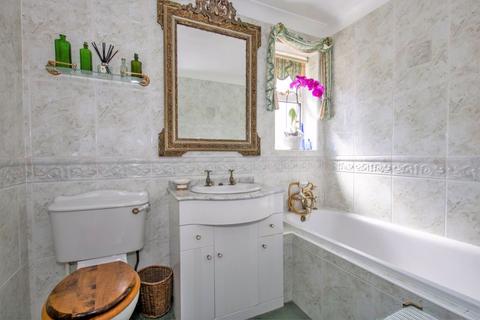 15 Wontford Road, Purley, CR8 4BE