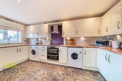 14 Globe Road, Hornchurch, RM11 1BS