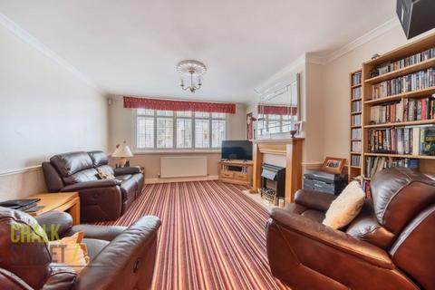 14 Globe Road, Hornchurch, RM11 1BS
