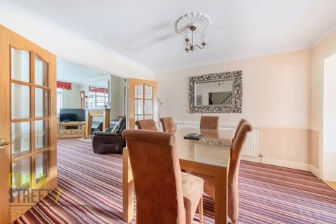 14 Globe Road, Hornchurch, RM11 1BS